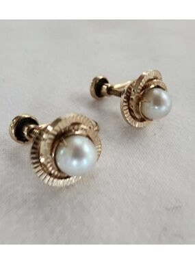 Vintage Gold-Tone Pearl Screw Back Earrings - White Pearls